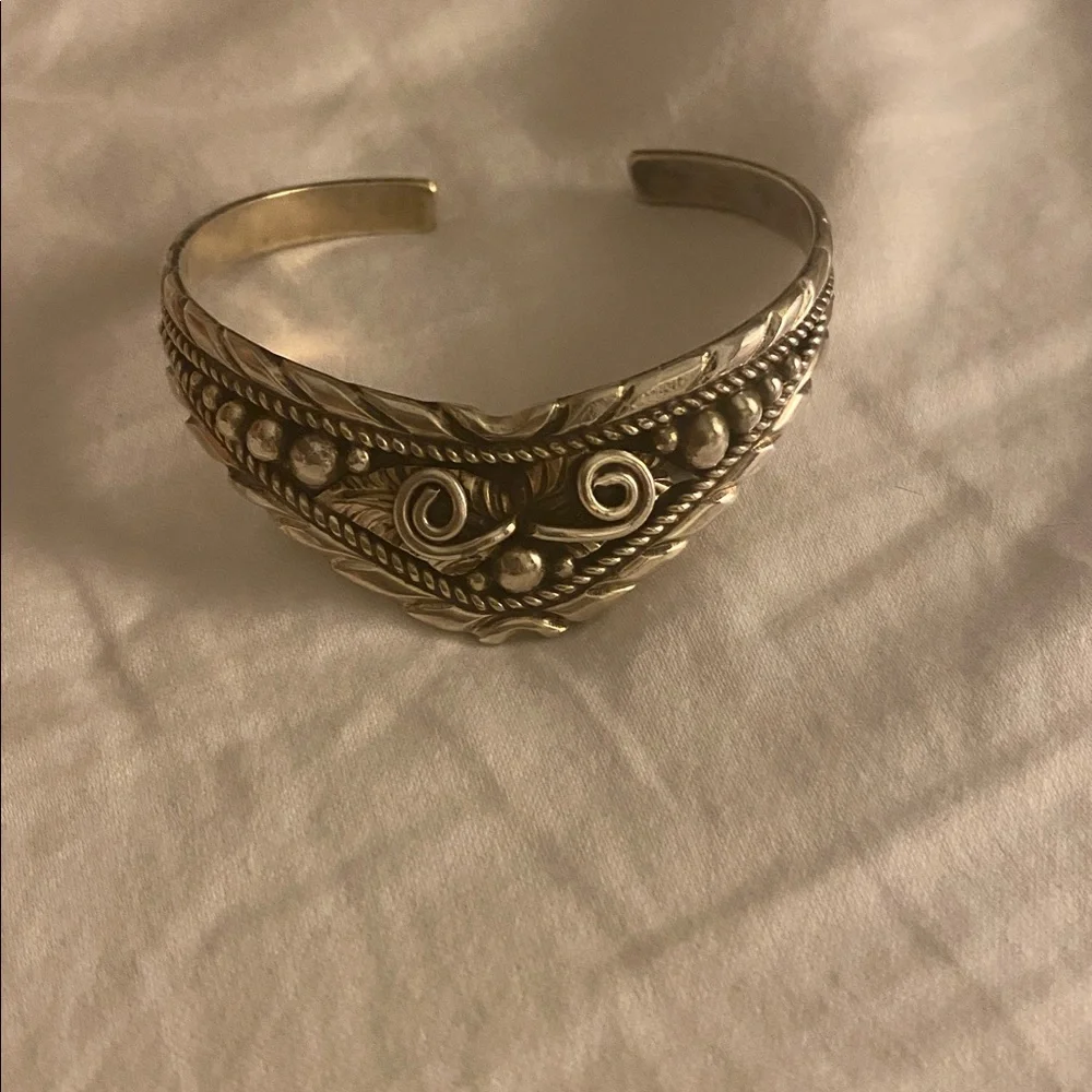 Elegant sterling silver  Women's Cuff Bracelet - Picture 3 of 3